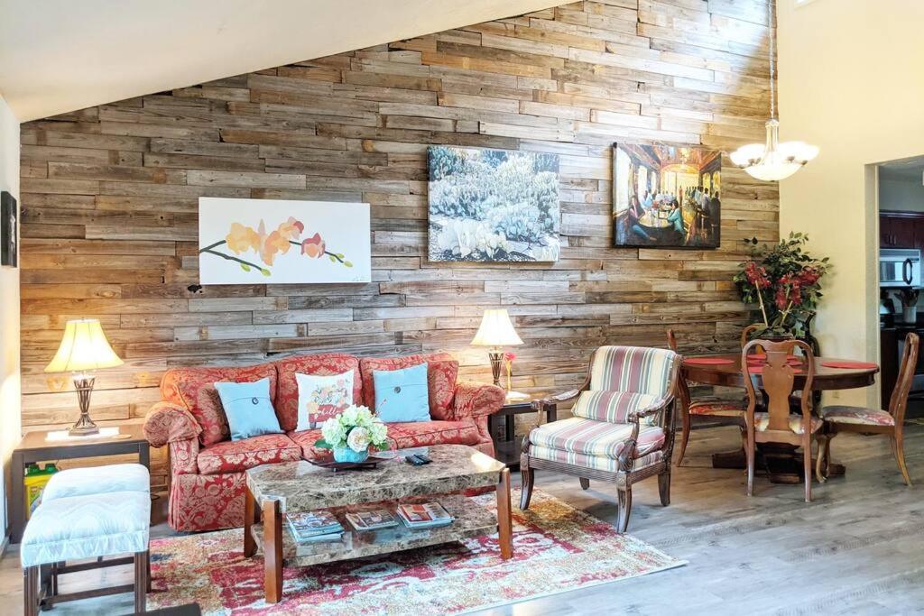 Corner Lake Getaway Apartment Bella Vista ภายนอก รูปภาพ